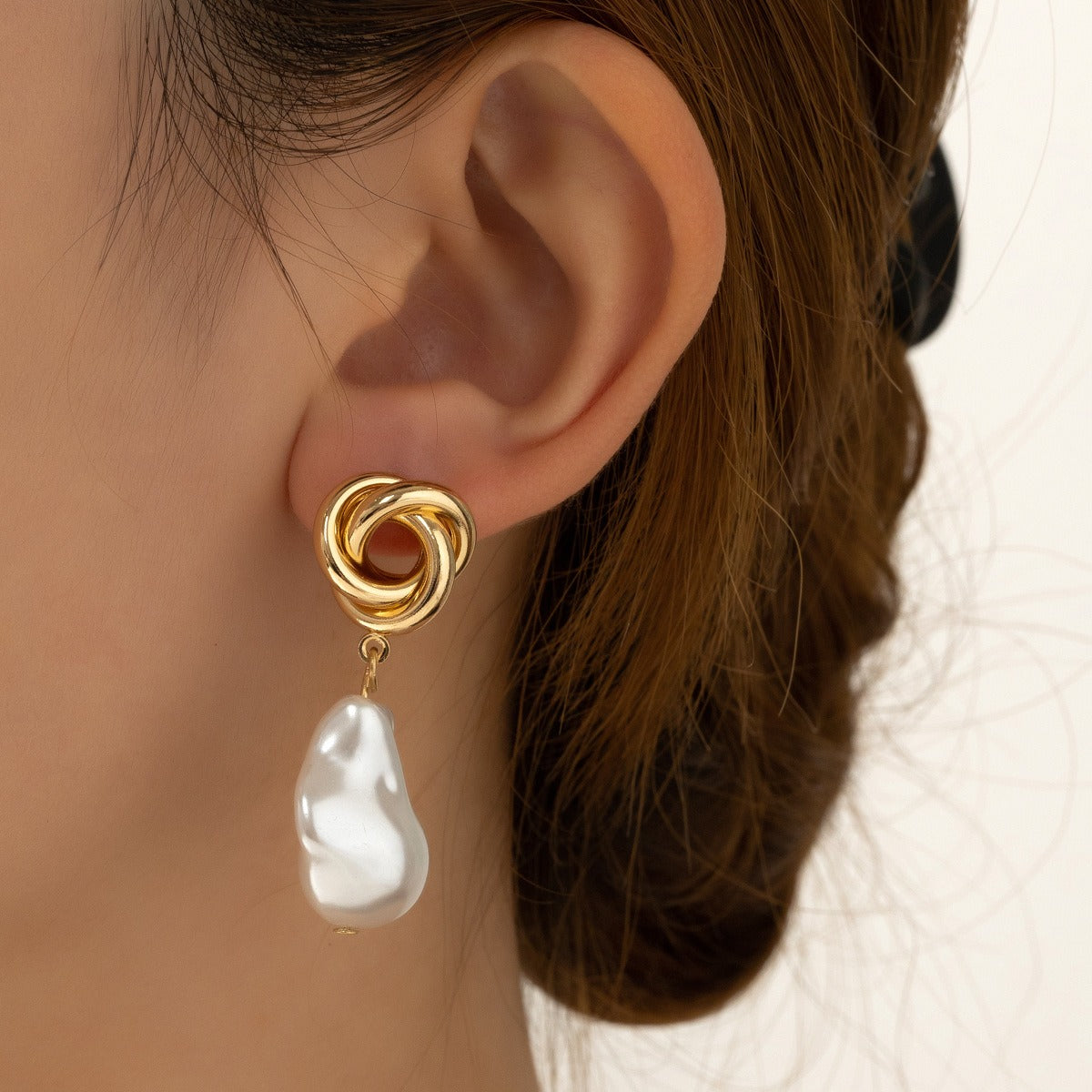 Pearl earrings, women's minimalist retro geometric earrings